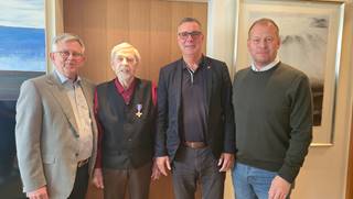 Höskuldur Goði sæmdur Heiðurskrossi ÍSÍ